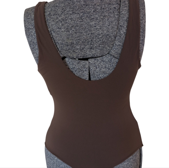 NWT Auden Luxury Collection Brown Scoop Neck Bodysuit L - Picture 2 of 5